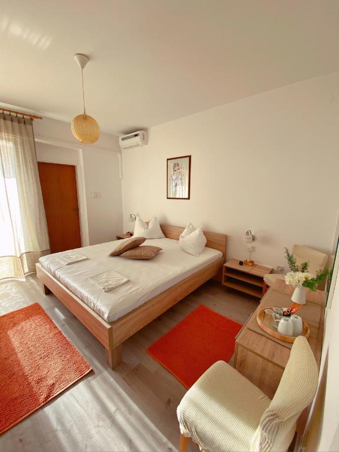 The Manzoni Family 1 Hotel Punat Buitenkant foto