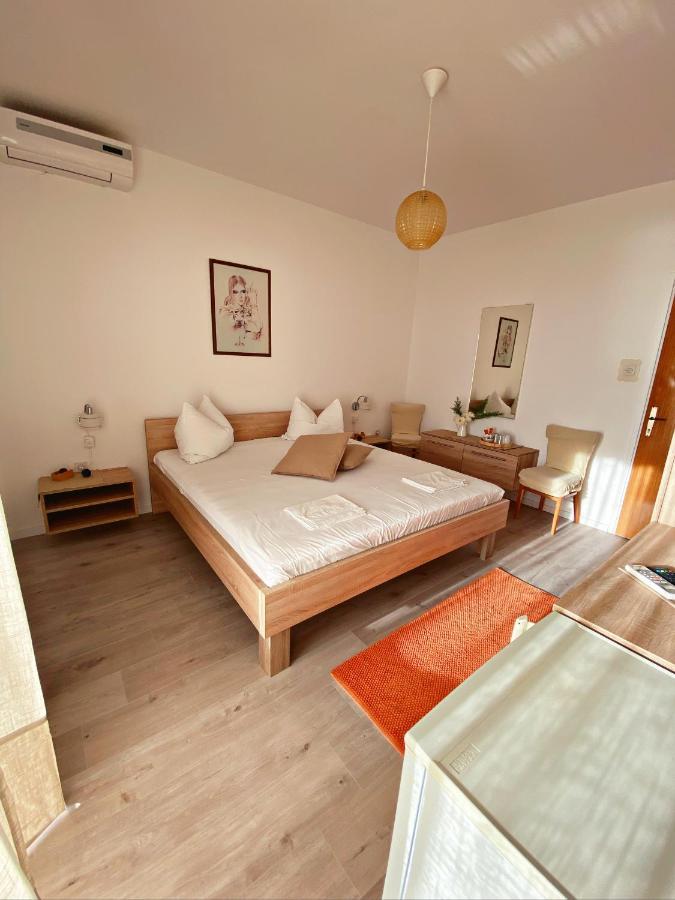 The Manzoni Family 1 Hotel Punat Buitenkant foto